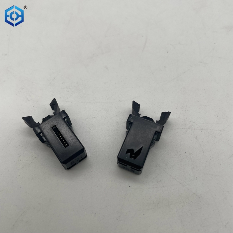 Small Self Closing Push Door Latche Push to Open Magnetic Door Latch