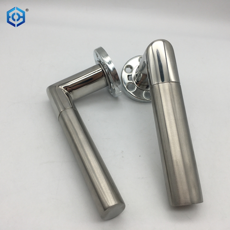 door handle with lock and key