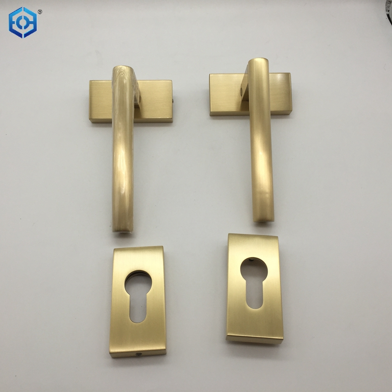 New Design Golden Solid Brass Door Handle with Scroll Lever on Latch Backplate