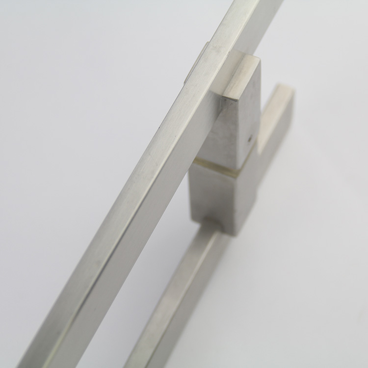 cabinet door knobs and pulls