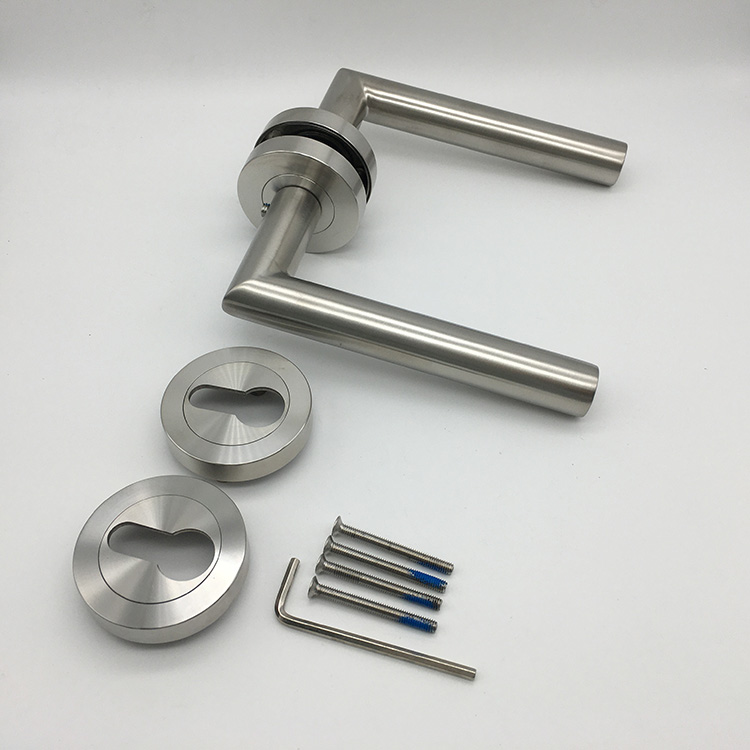 bed and bath door levers