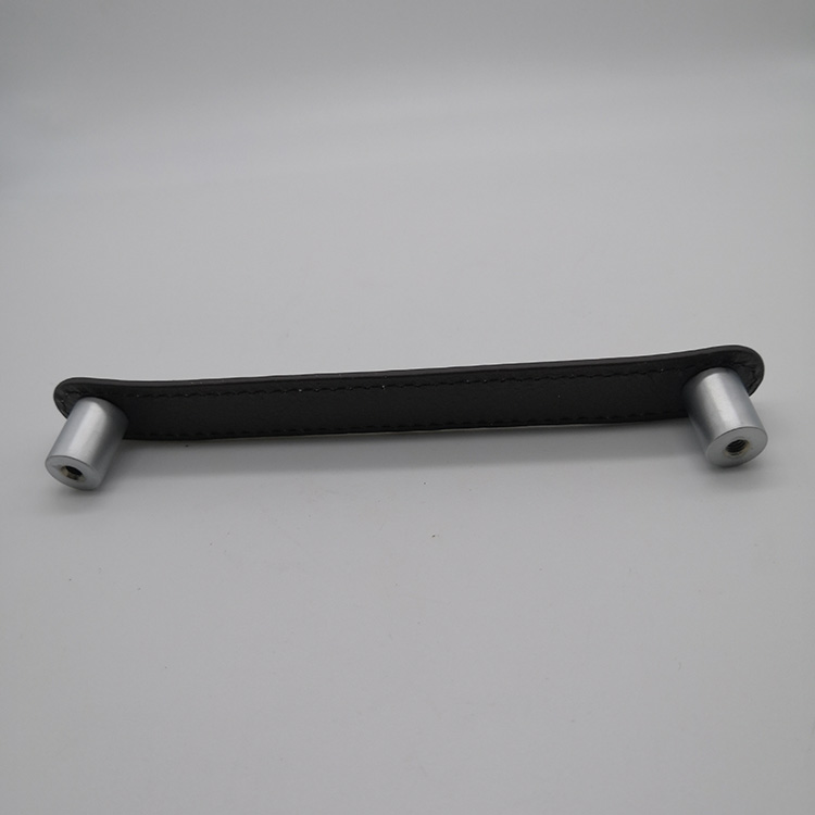 black cabinet pulls
