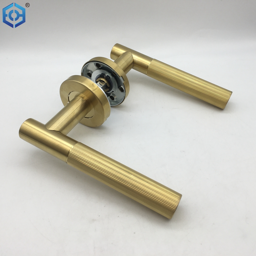 gold knurled handles
