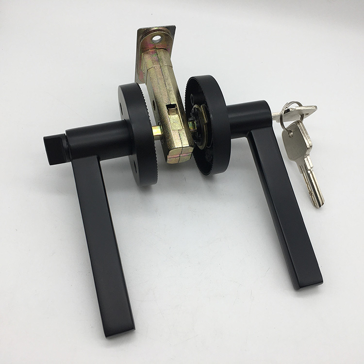 lever rim lock