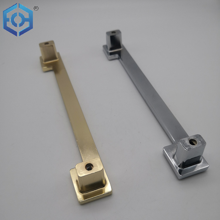 where should cabinet handles be placed