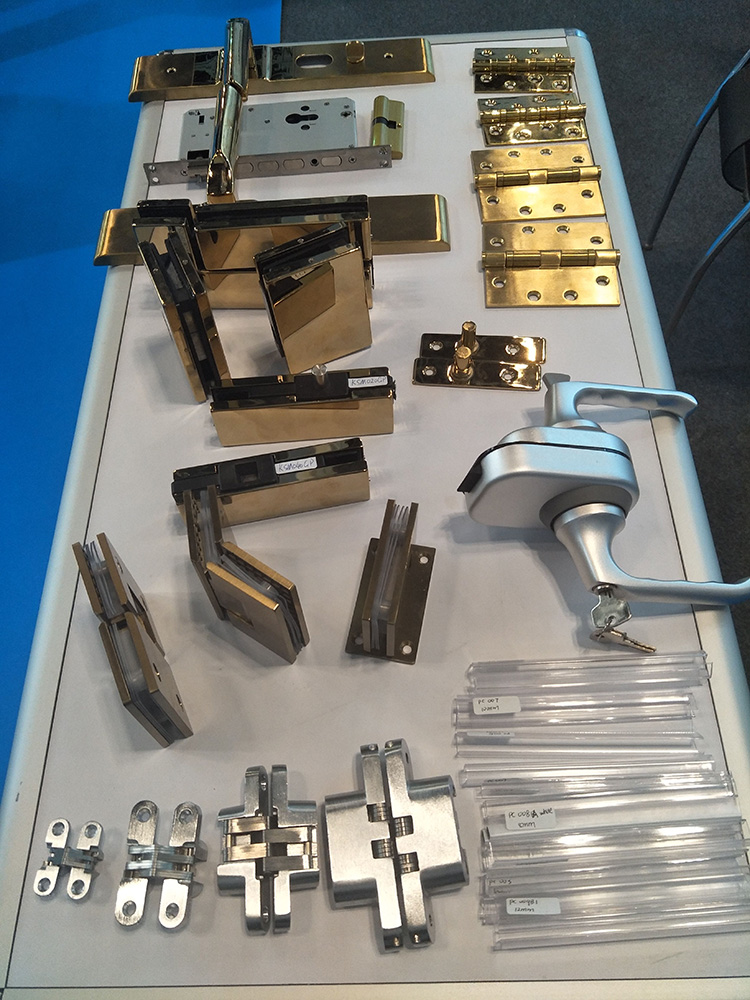 glass hardware (1)