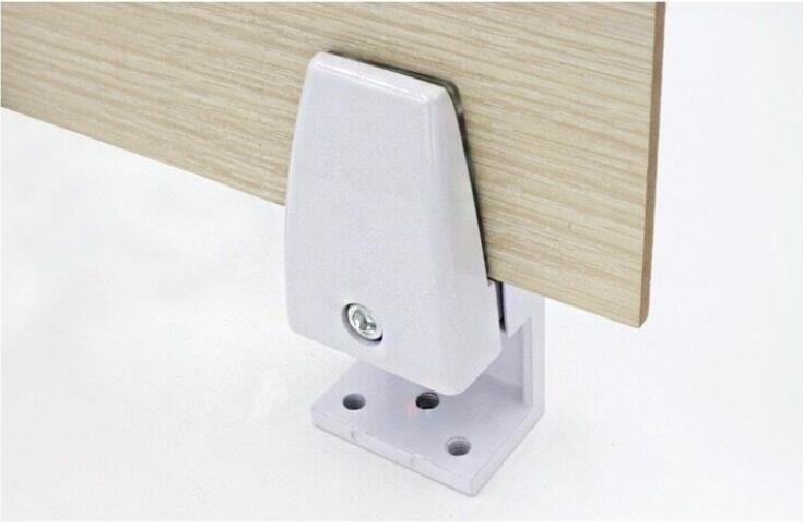 Protective Panel Clampfor Employees