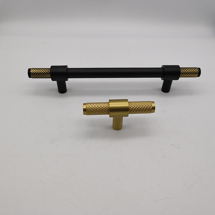 Black Knurled Handles in Polished Brass T Bar 96mm 128mm