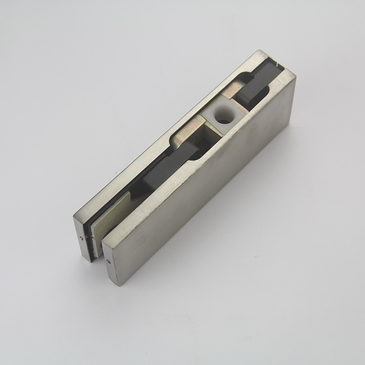 cr laurence glass clamps