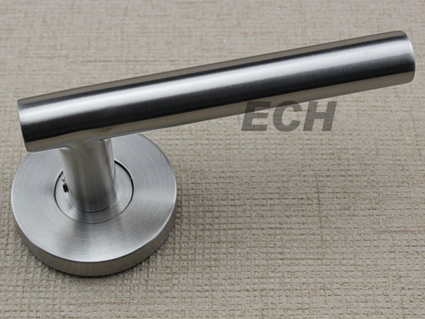 tube door handle without visible screws 
