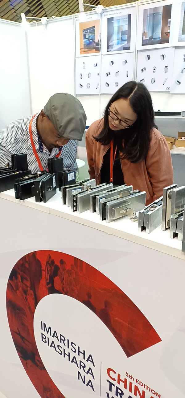 China Supplier Stainless Steel Glass Sliding Door Lock Body (ESD-017)